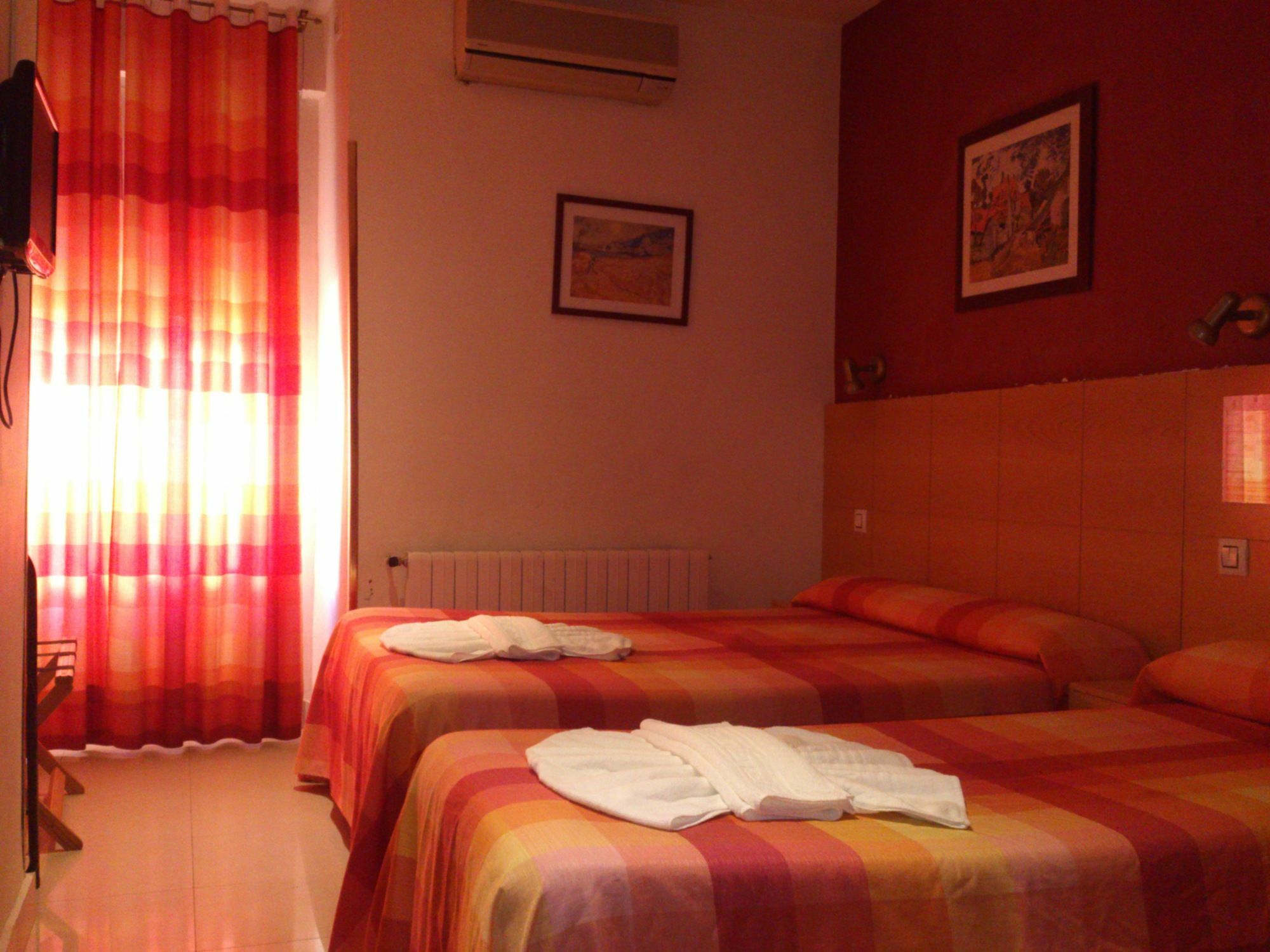 Hostal Inter Plaza Mayor Auto Check In Madrid Buitenkant foto